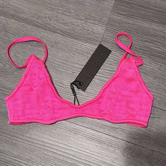 Hot pink thread swimsuit set with bonus bag. - Picture 9 of 12